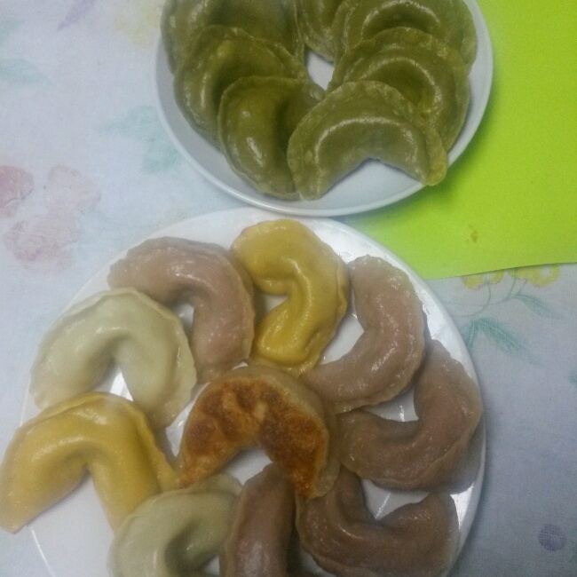 彩色饺子