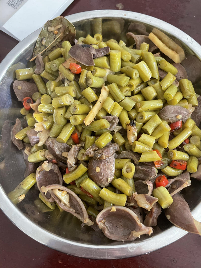 酸豆角炒鸡胗