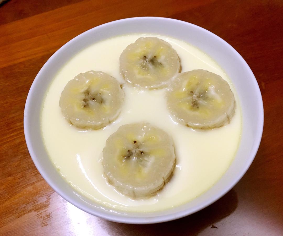 elmo祖霏做的香蕉炖蛋