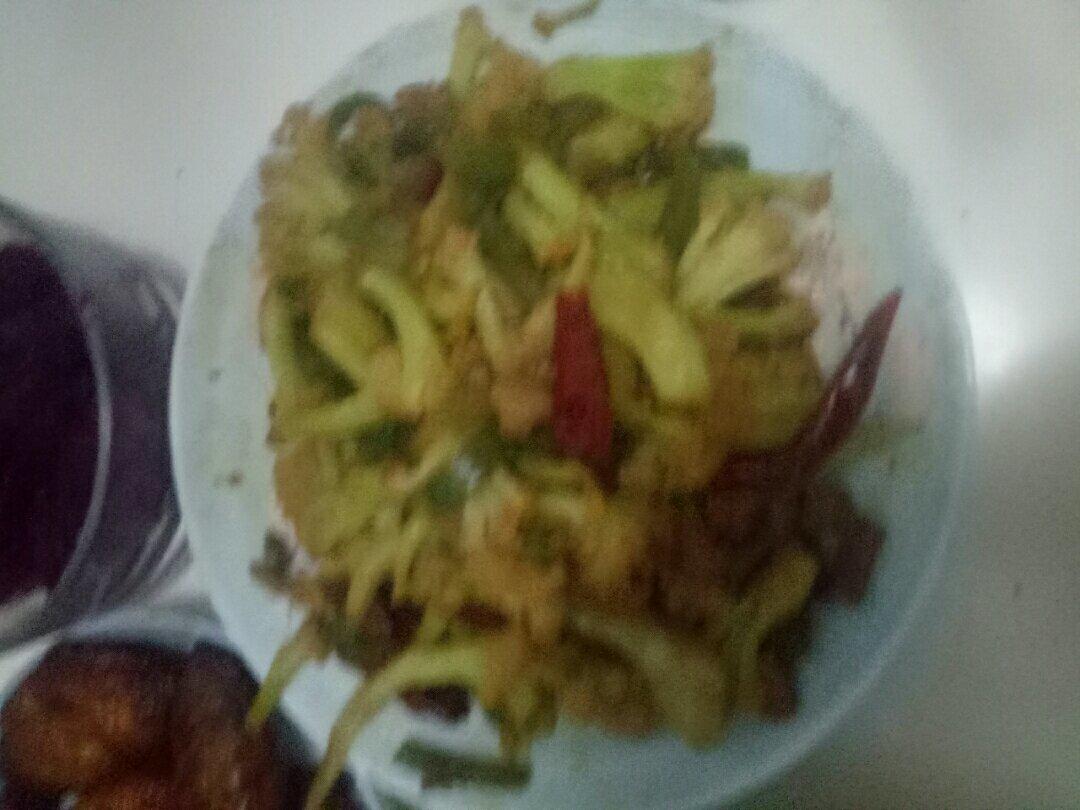 老丁的私房菜-干锅花菜