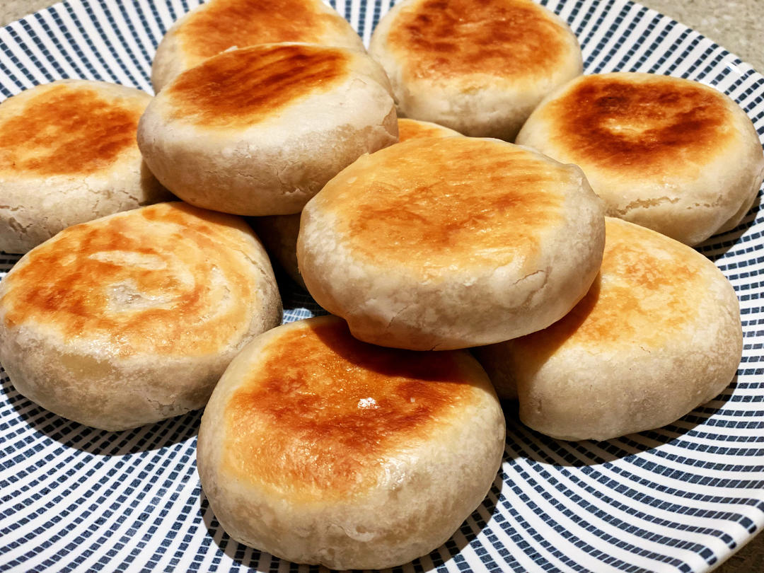 不用烤箱也酥酥的红豆饼