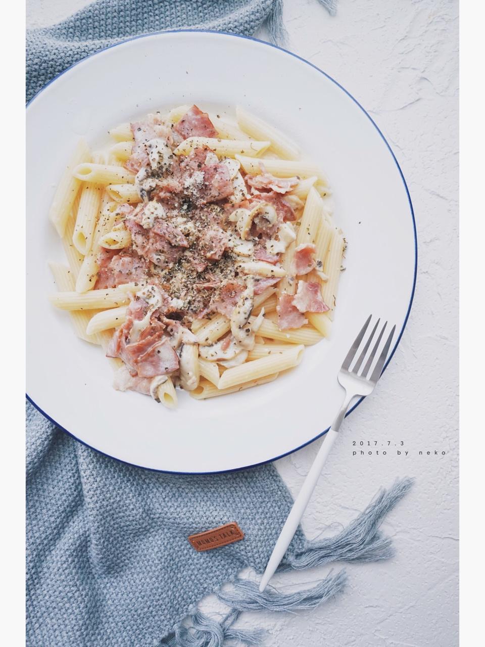 白蘑菇奶油培根意面