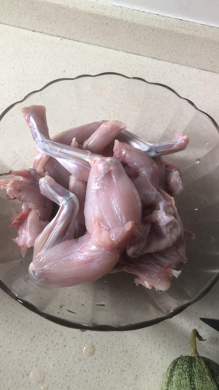 学会了馋嘴牛蛙的懒人做法，估计你再也不会下馆子点这道菜了