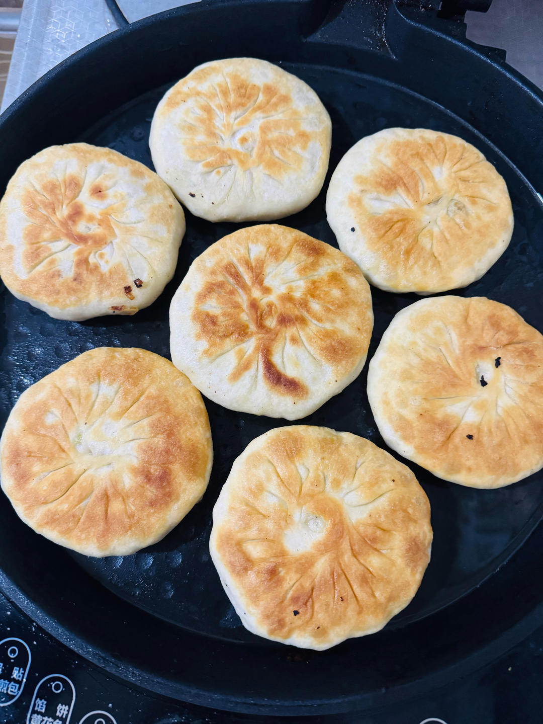 会连续吃八个的萝卜馅饼