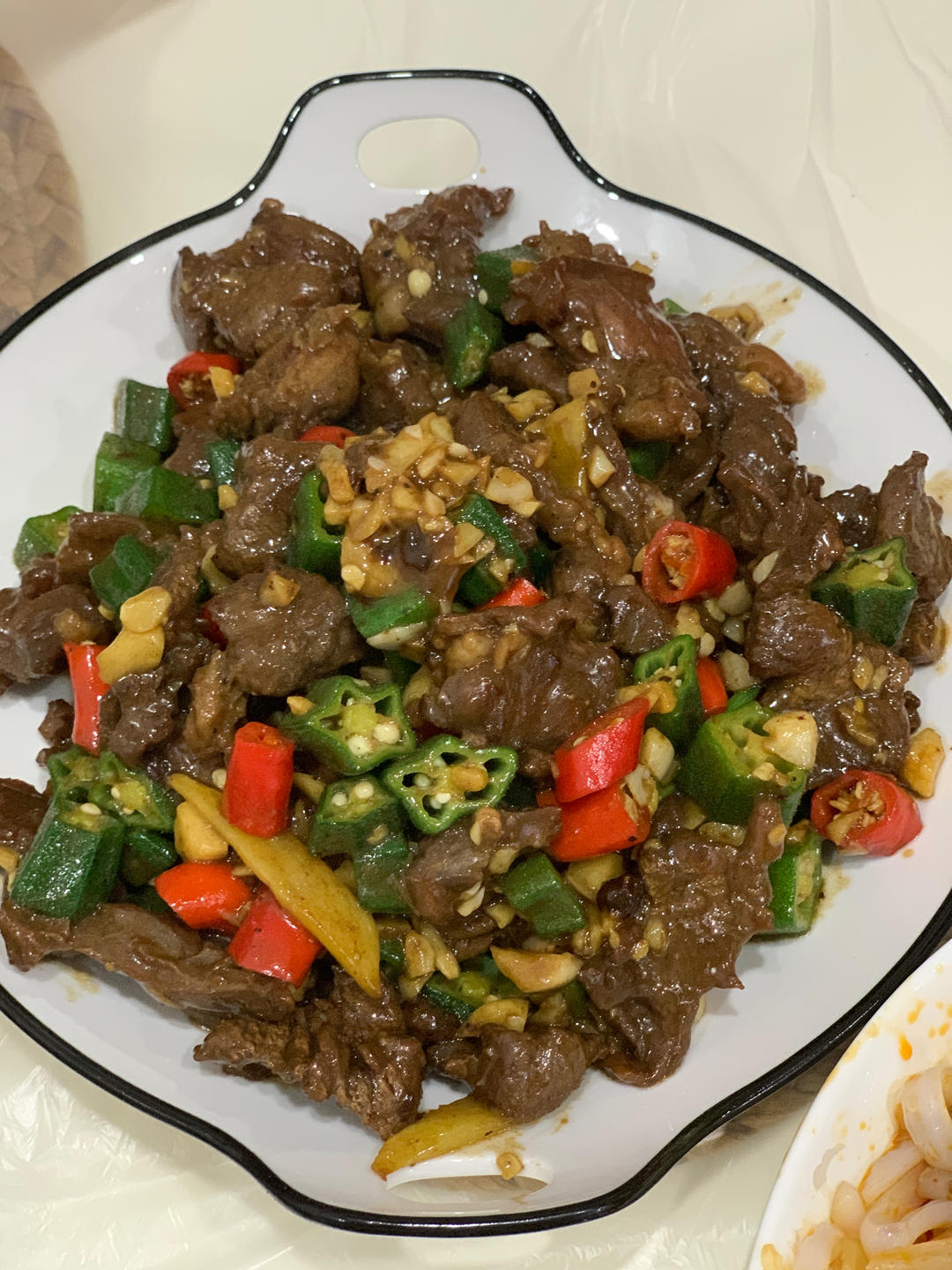 秋葵炒牛肉粒