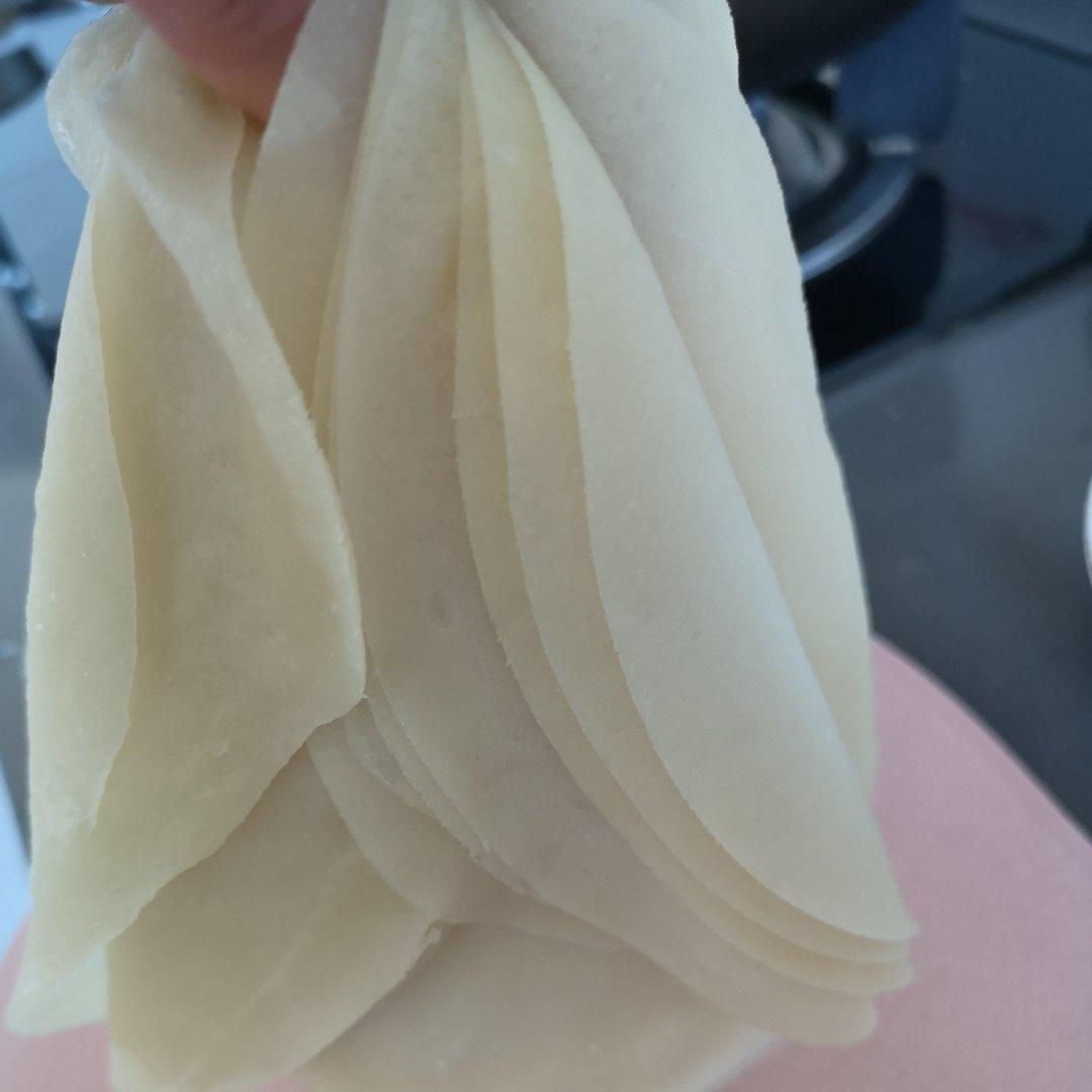 层薄如纸的蒸春饼 柔软又劲道 卷肉卷菜都好吃 附细节视频详解