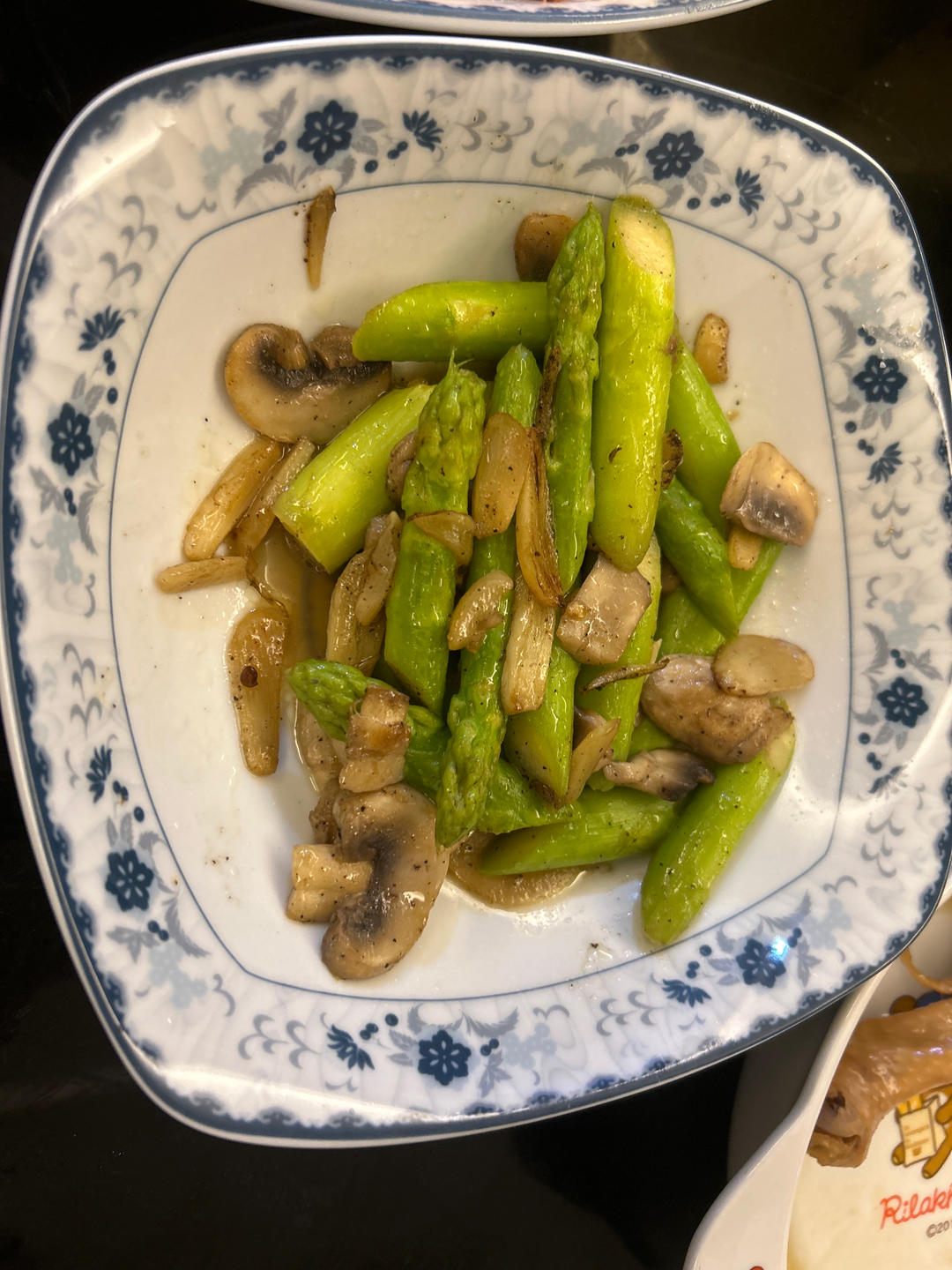 教你做最好吃的芦笋炒蘑菇 新手速get！