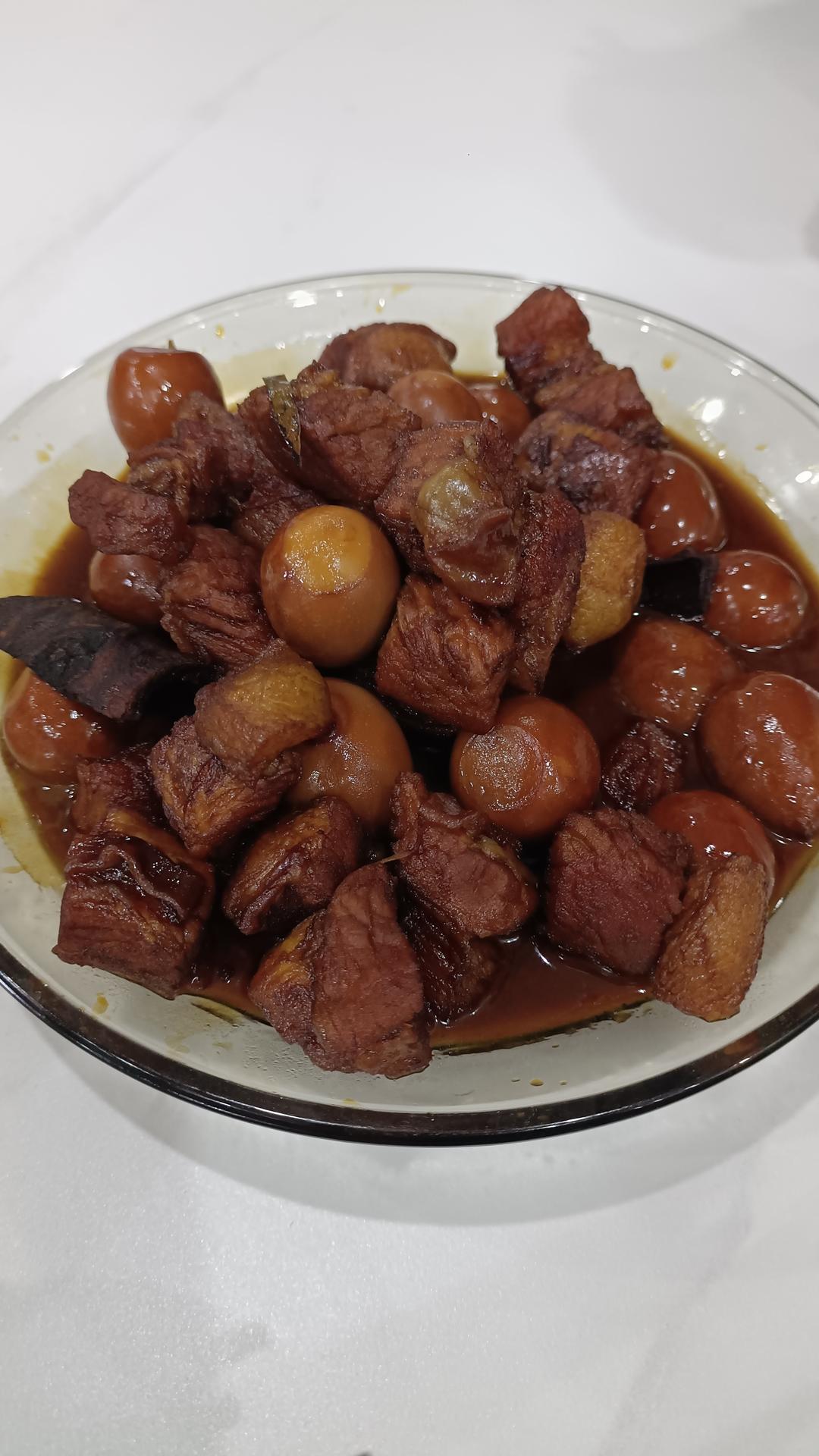 红烧肉炖鹌鹑蛋