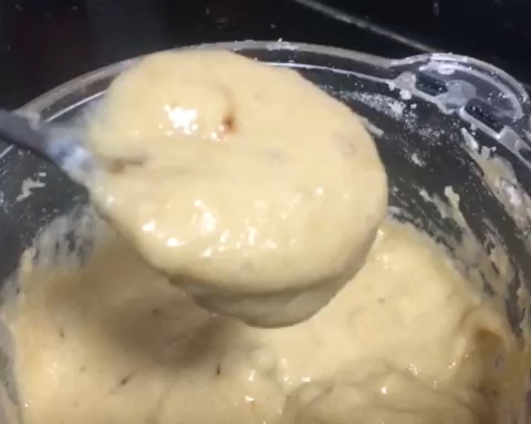 无麸质的香蕉松饼（椰子面粉版）的做法 步骤3