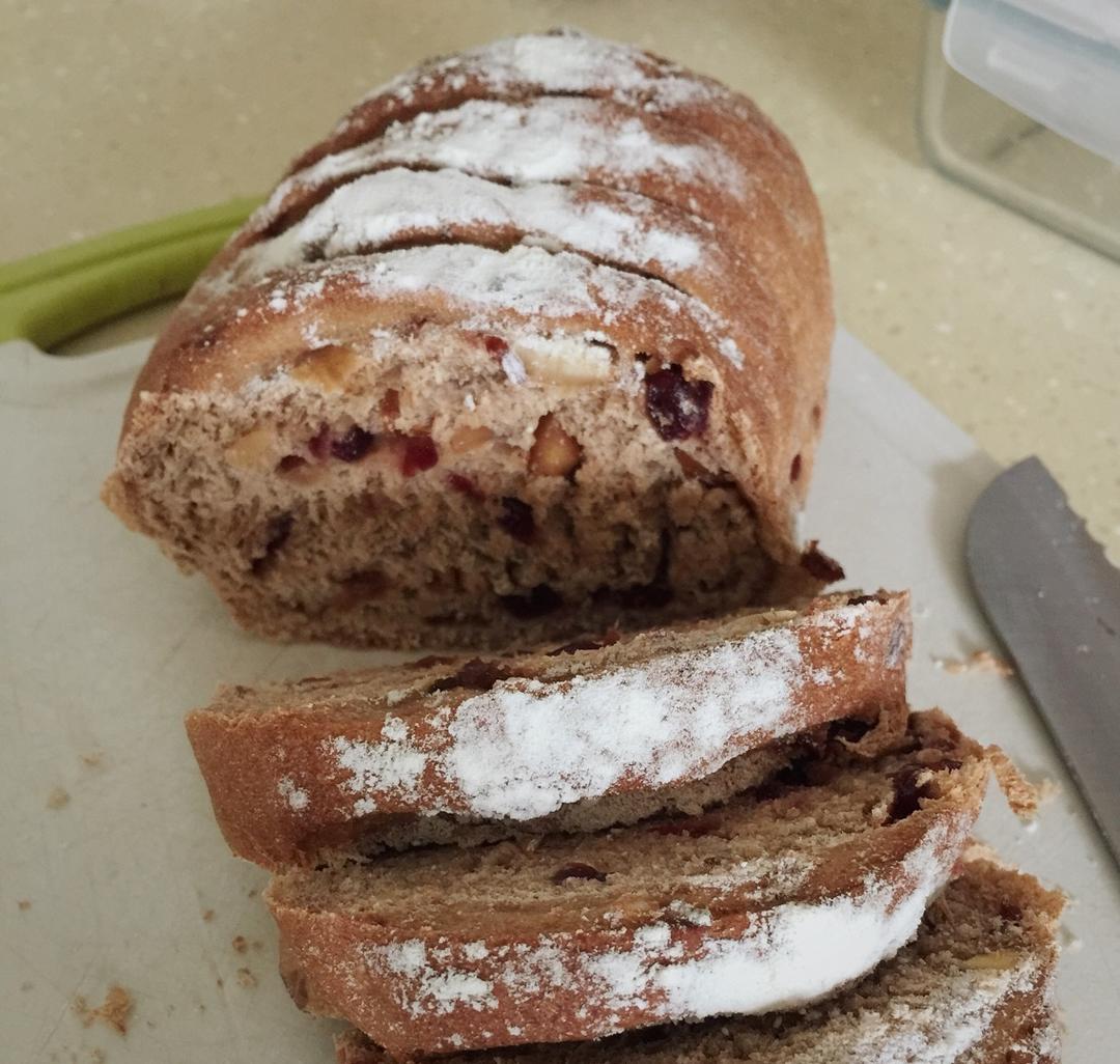 全麦坚果蔓越莓面包（面包机揉发版）