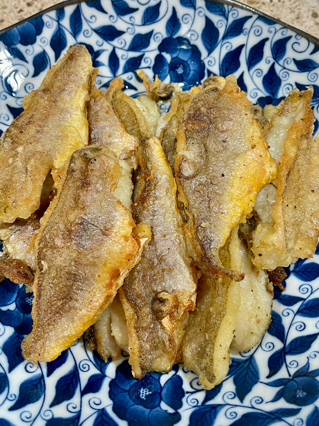 干炸香酥小黄鱼