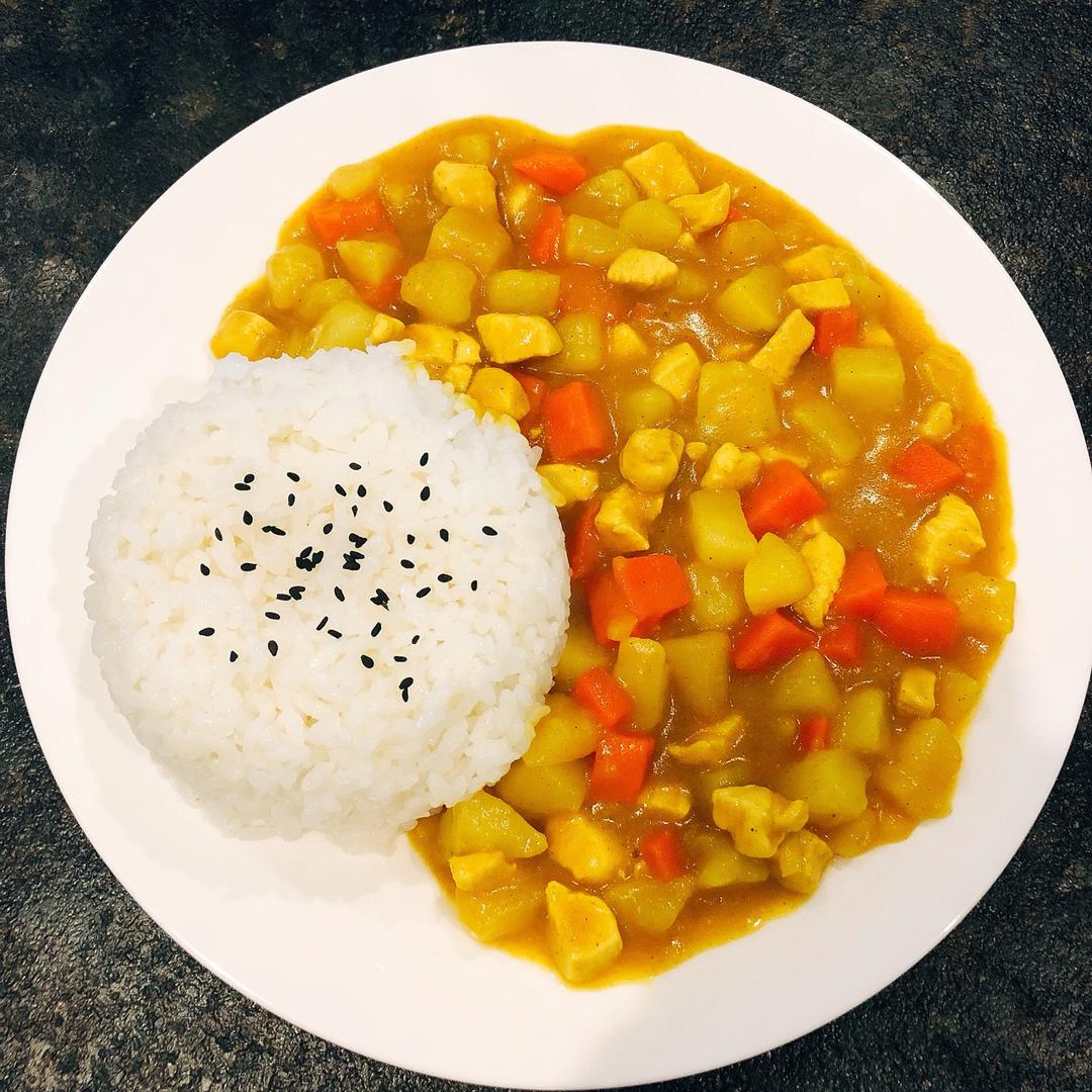 伊小无゛做的咖喱饭