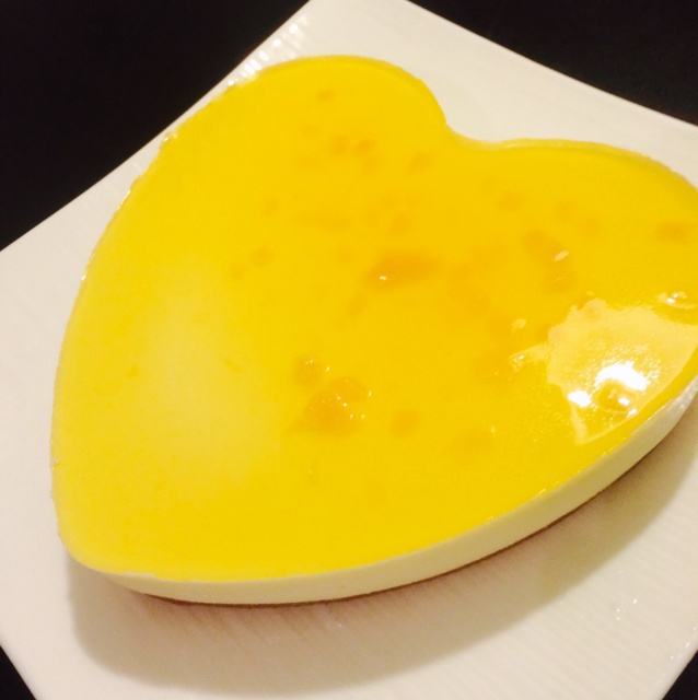 草莓果冻慕斯蛋糕