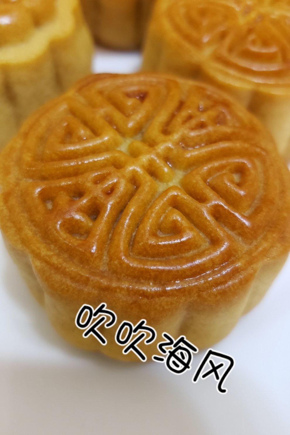 广式月饼—蛋黄莲蓉月饼