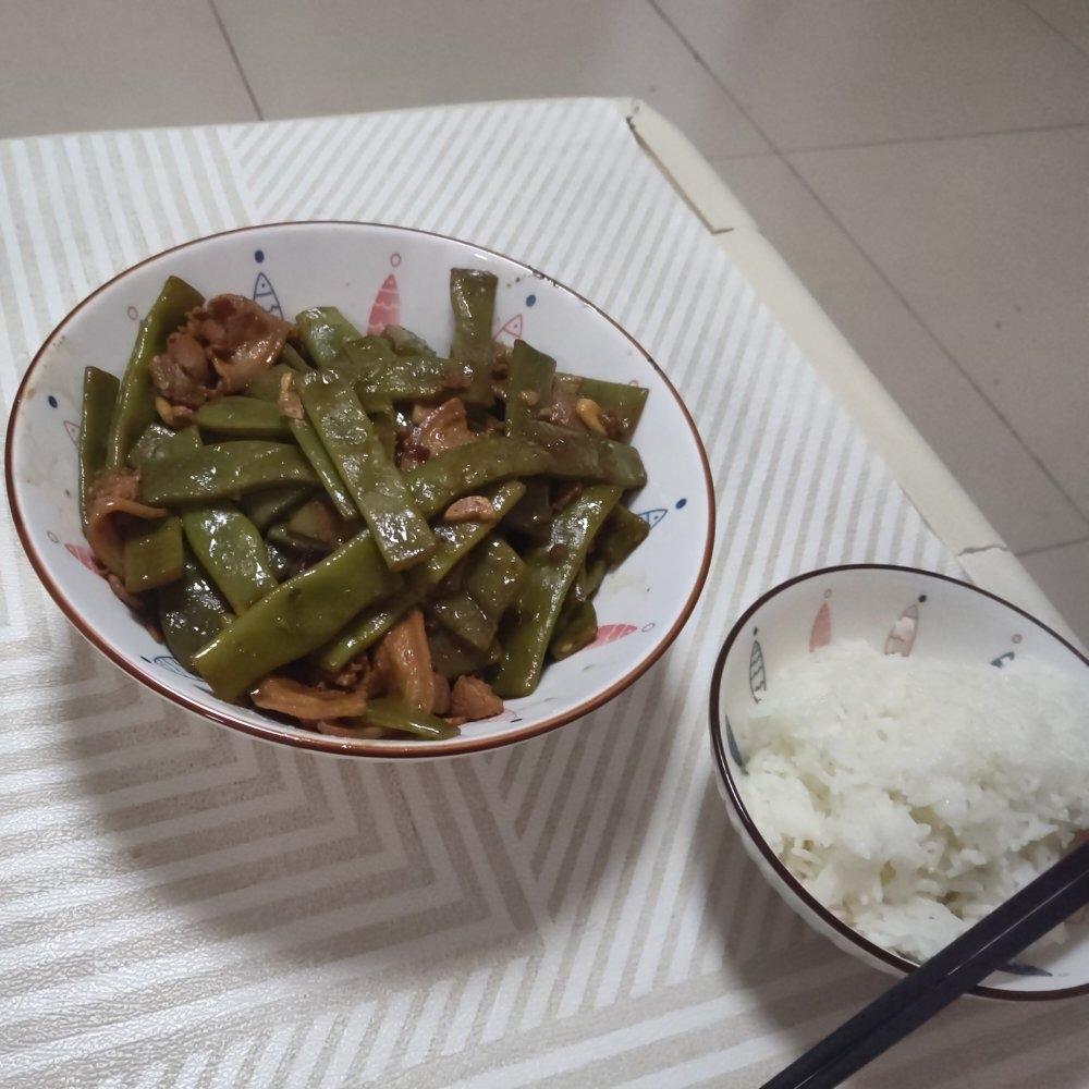 东北五花肉炖豆角