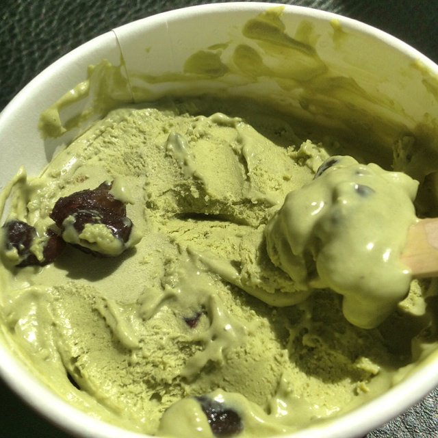 抹茶白巧冰淇淋