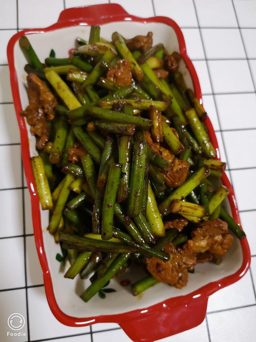 妈妈牌蒜薹炒肉