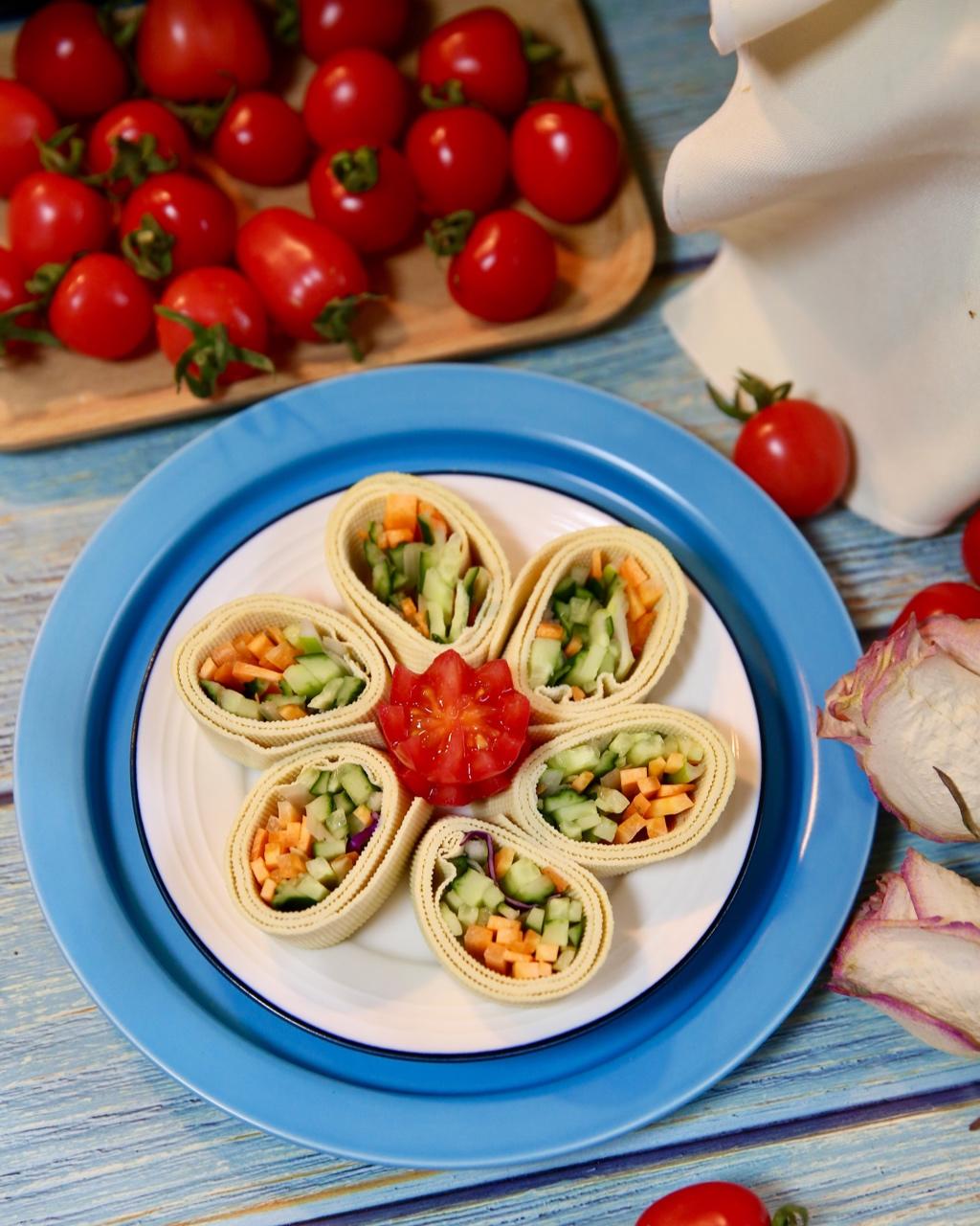 温暖向阳sunny做的千张豆皮蔬菜卷