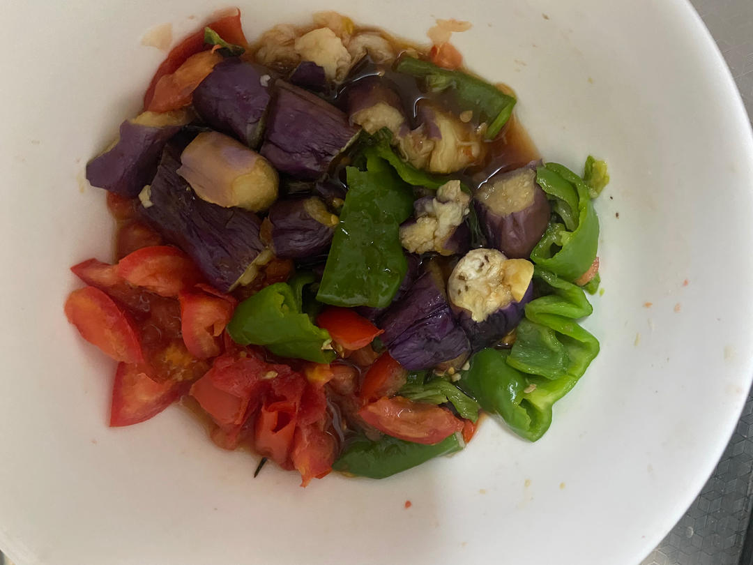 茄子🍆+番茄🍅+青椒🫑
5分钟快手下饭菜