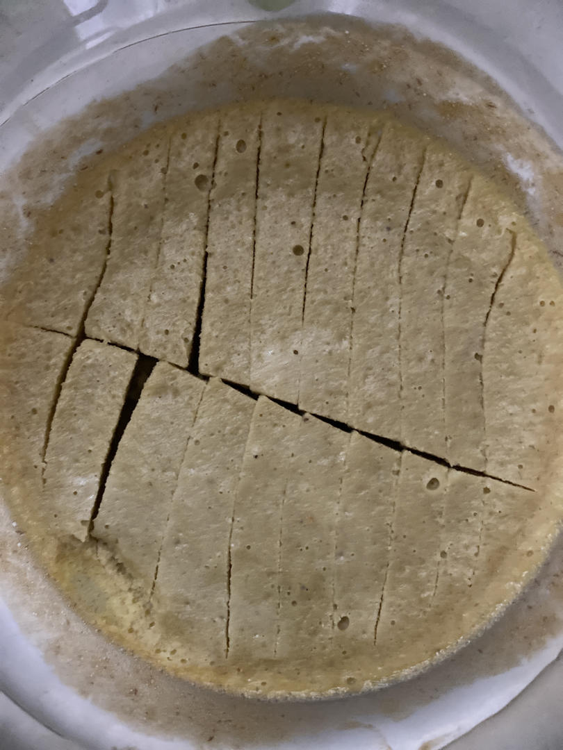 宝宝辅食8月+富含维生素，助消化的「香蕉蒸糕条」