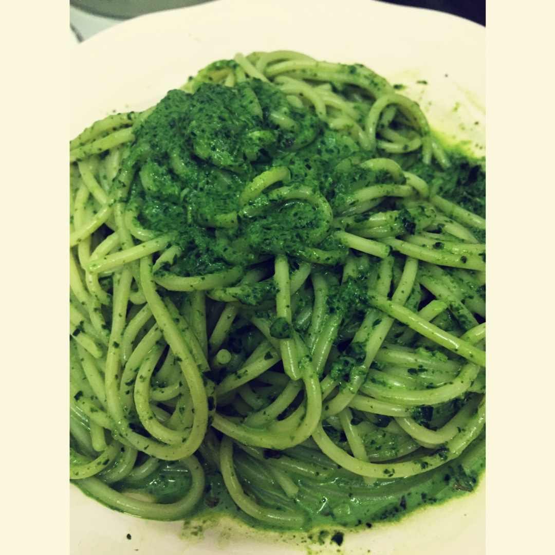 奶油菠菜青酱意大利面