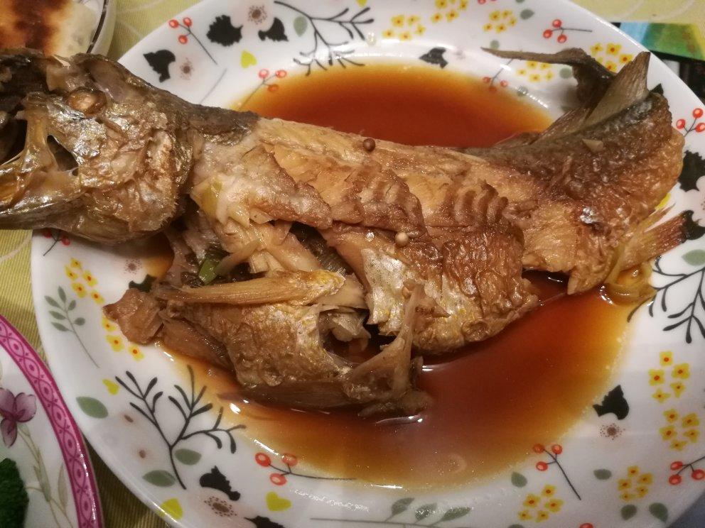 红烧黄鱼—鱼皮不破的小窍门