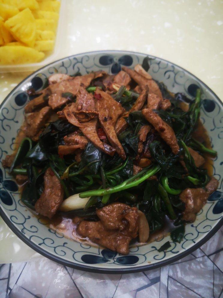 血皮菜炒猪肝