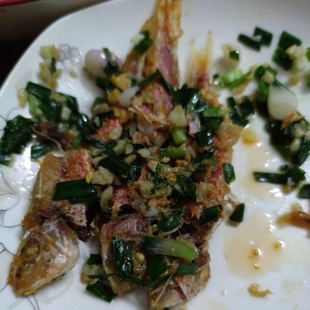 蒜头酱油煎焗红衫鱼