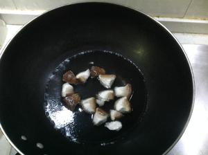 【快手辅食】香菇鸡肉丸（8m+）的做法 步骤2