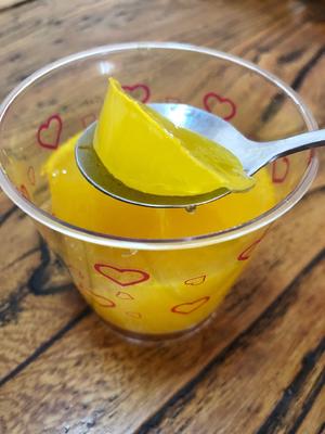 无添加好制作清新可口的橙汁果冻的做法 步骤8