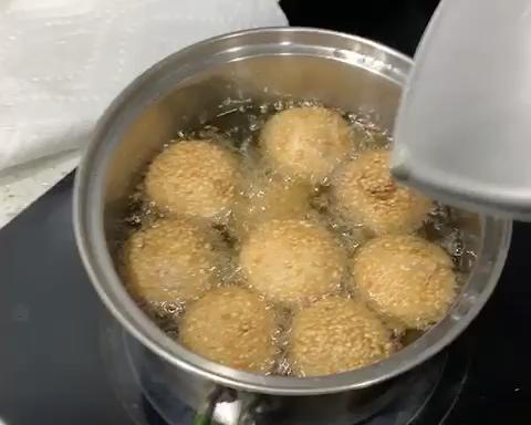 红豆沙馅芝麻球的做法