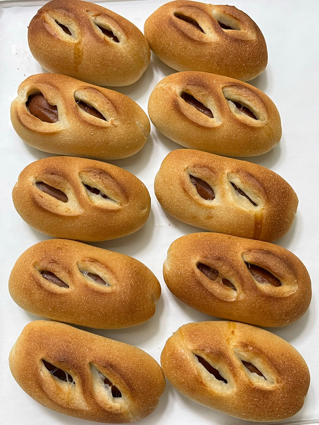 治愈甜腻的｜法式芥末籽香肠面包