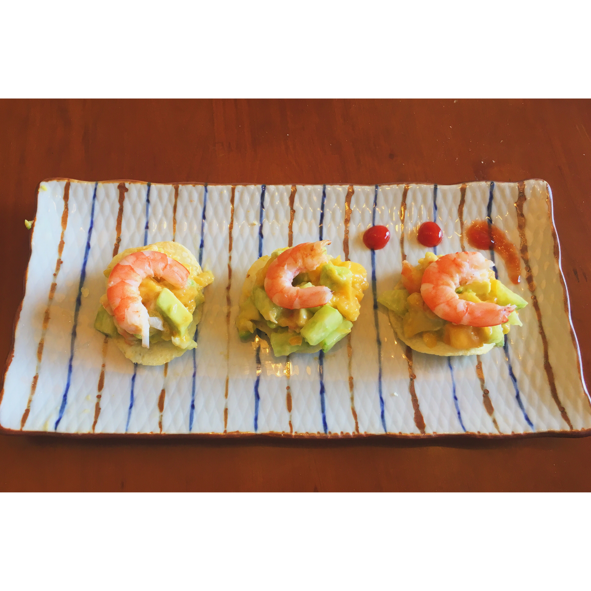 薯片牛油果大虾沙拉