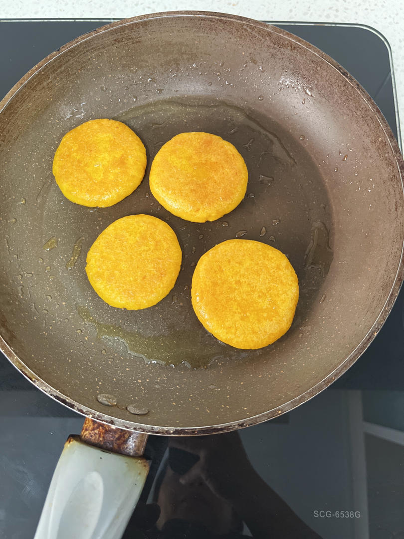 软糯香甜的南瓜饼！超好吃！一次成功