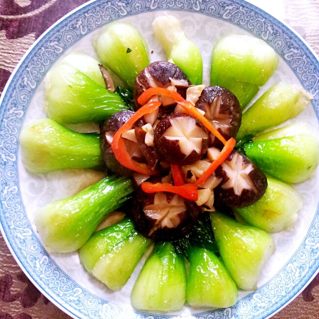 可美做的香菇青菜