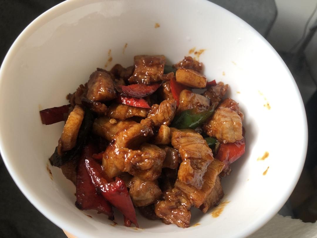 青椒炒五花肉，小心米饭吃多了