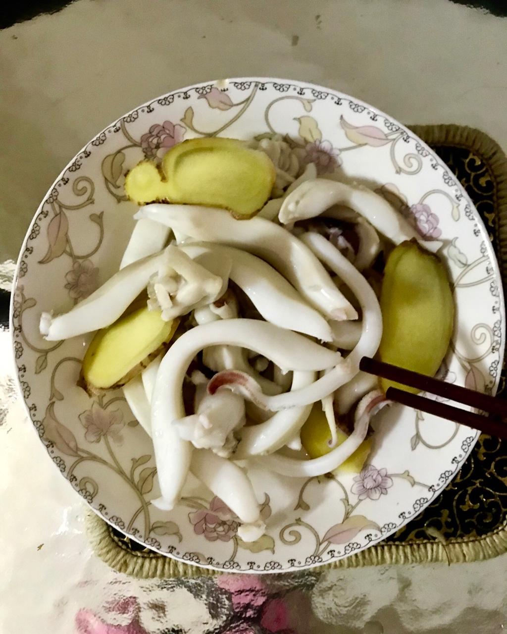 清淡的白灼鱿鱼