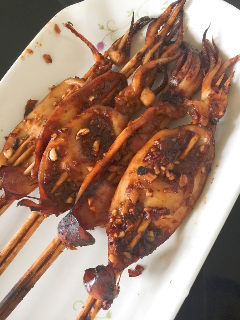 小奔驰的毛妈厨房做的美味烤鱿鱼