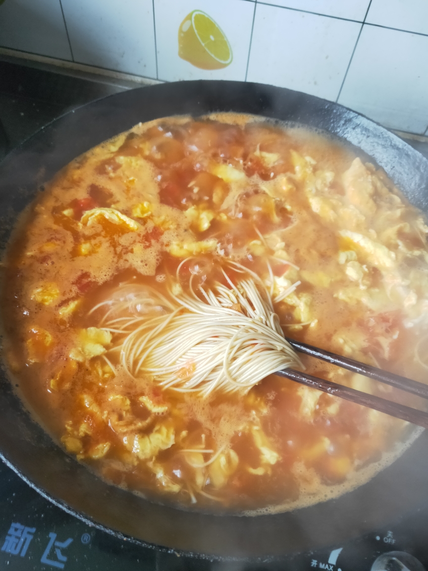 全家最爱西红柿鸡蛋汤面的做法 步骤11