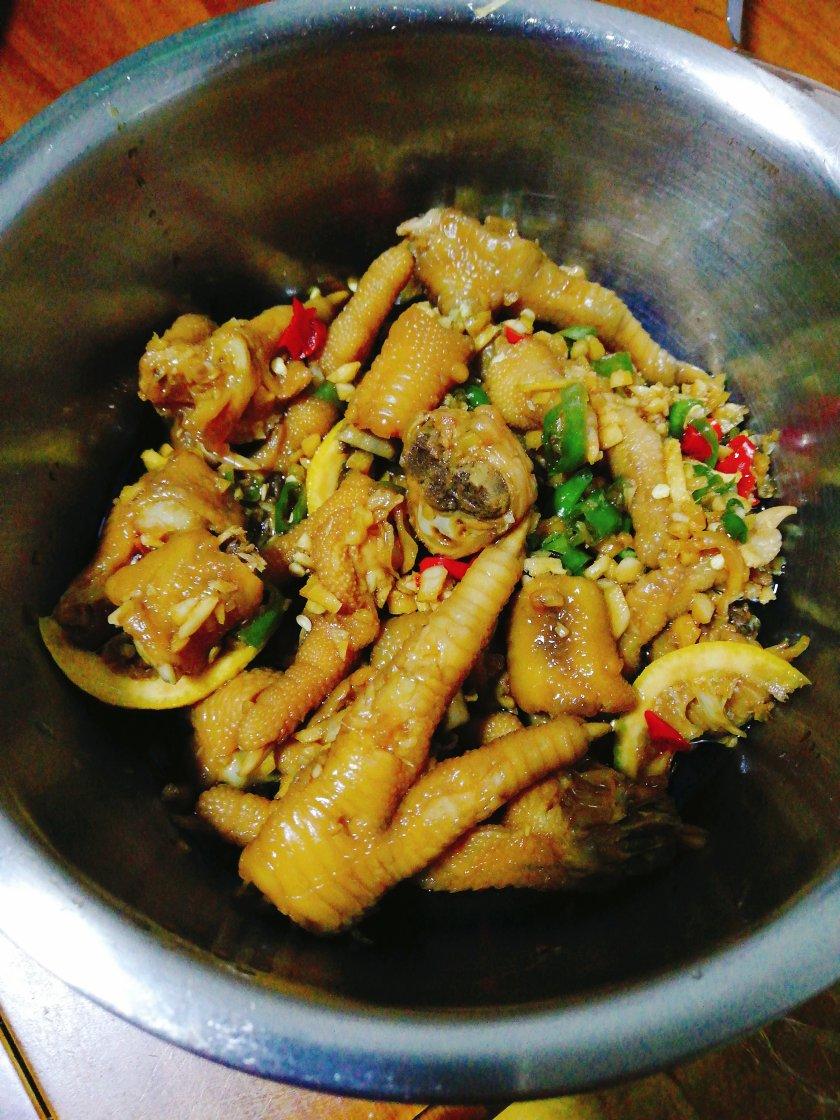 停不下来的秘制凉拌鸡爪