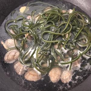 豆腐花甲海带汤～（超级适合减肥刷脂哟）的做法 步骤5