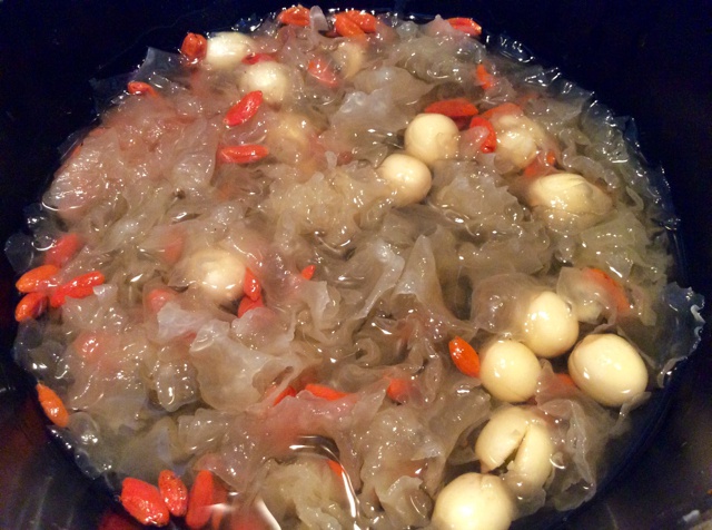 红枣银耳莲子羹