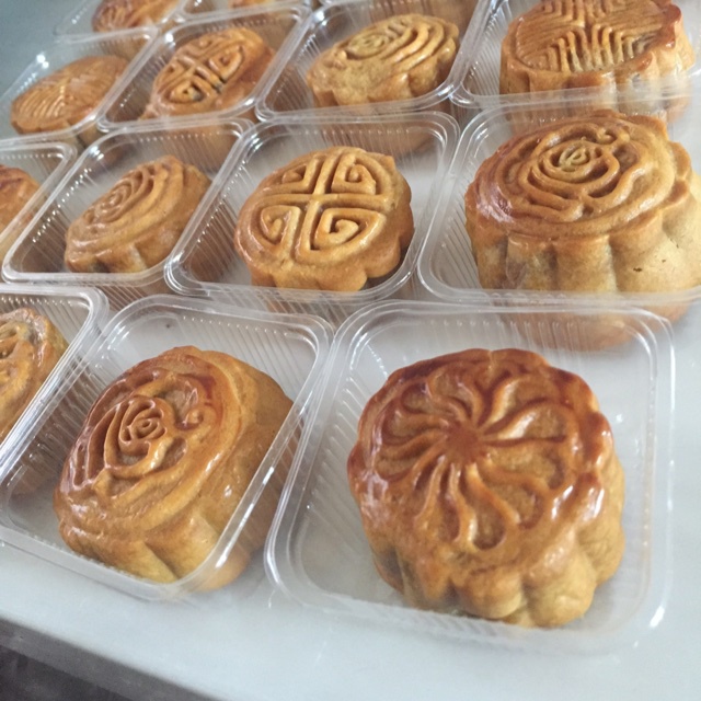 广式月饼——蛋黄莲蓉月饼