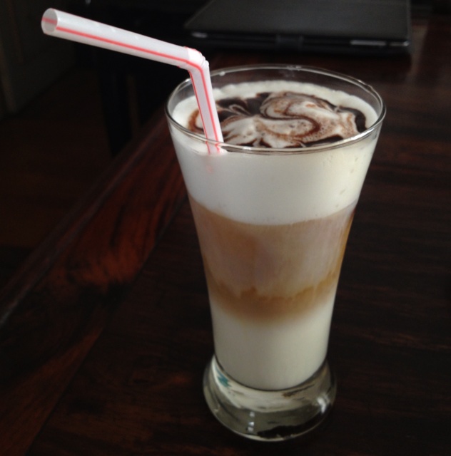 冰拿铁咖啡