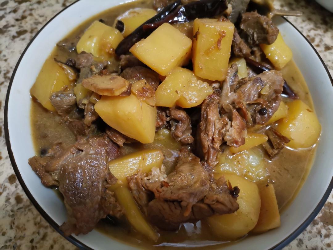 羊肉炖土豆：内蒙古人最拿手！