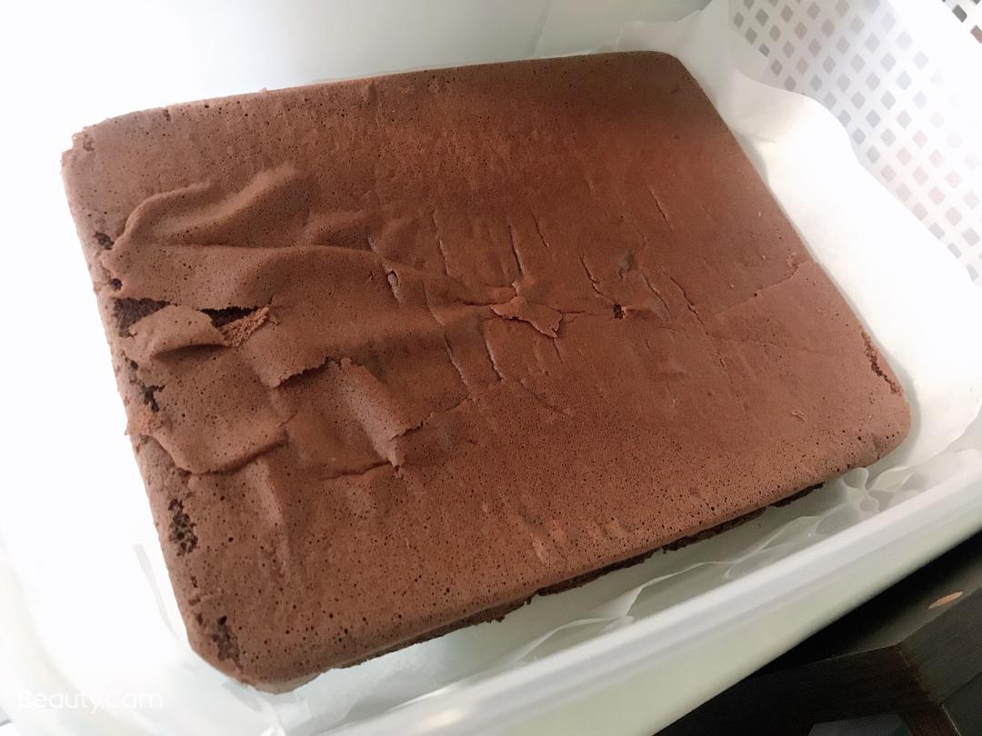 超浓郁卷不裂的巧克力蛋糕卷