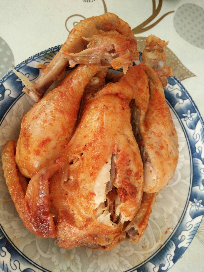 不用一滴水的电饭煲焗鸡（出自微博：大胃爱丽丝）