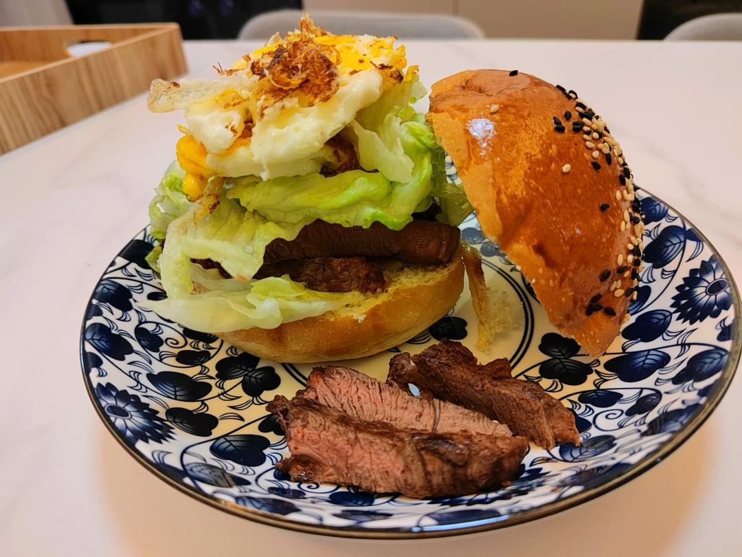 牛肉汉堡 煎出香嫩多汁的牛肉饼