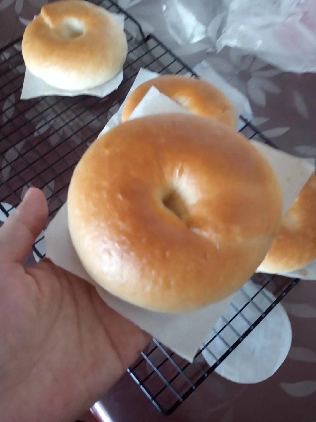 全麦黑芝麻贝果