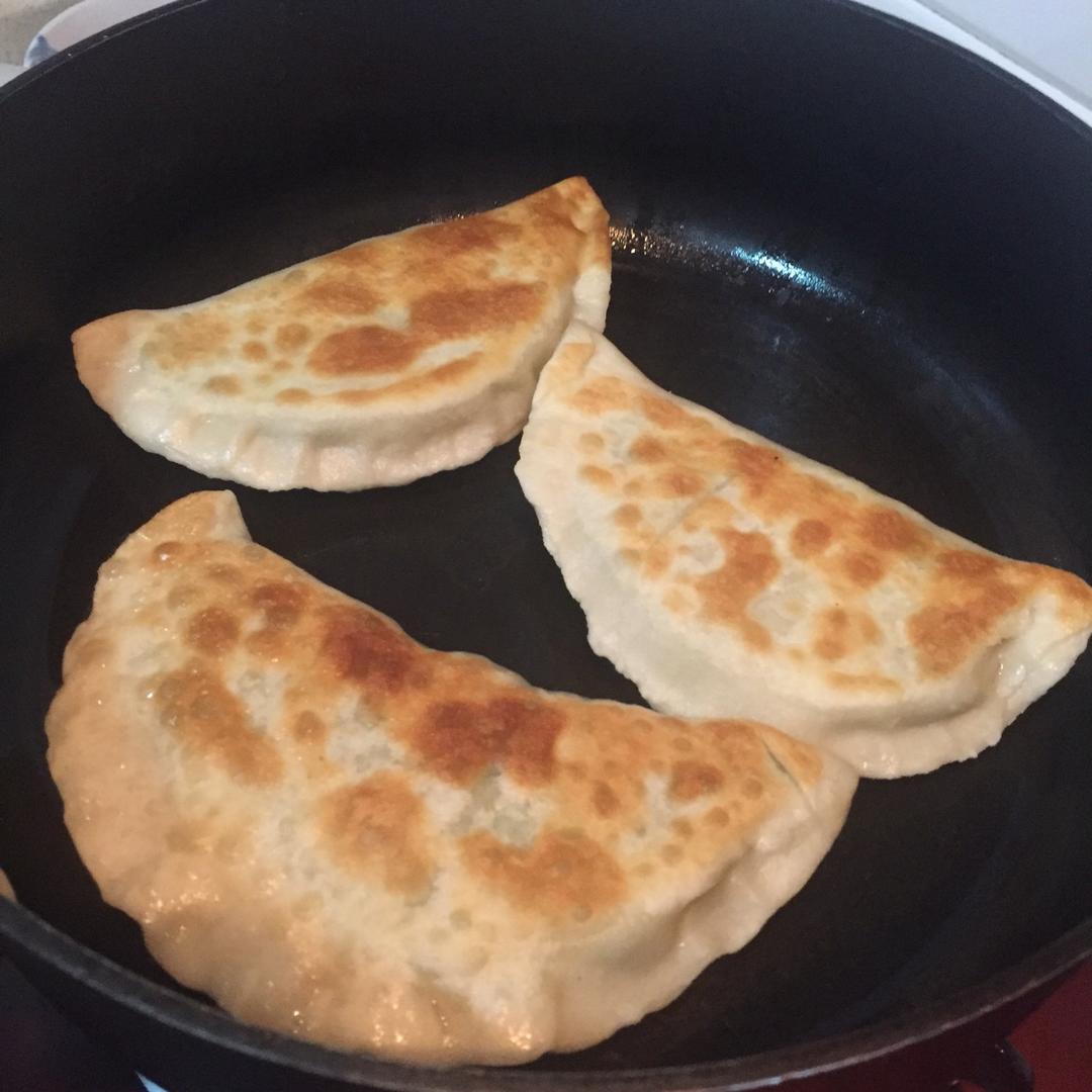韭菜盒子 Chinese Leek and Egg Pasty
